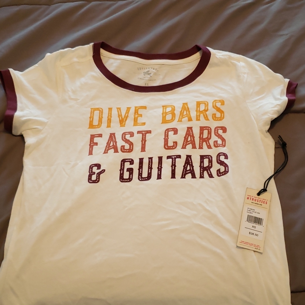 Graphic tee